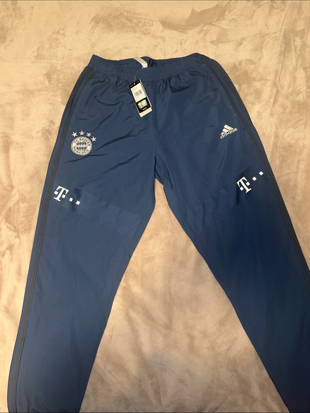 FC Bayern Munchen 2018-19 Adidas Woven Pants Navy Telekom Both Legs Size M NWT